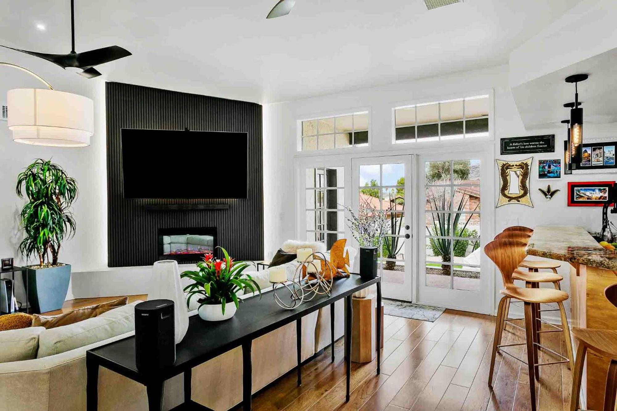The Concept, An Exclusive, Upscale In Moon Valley * Phoenix